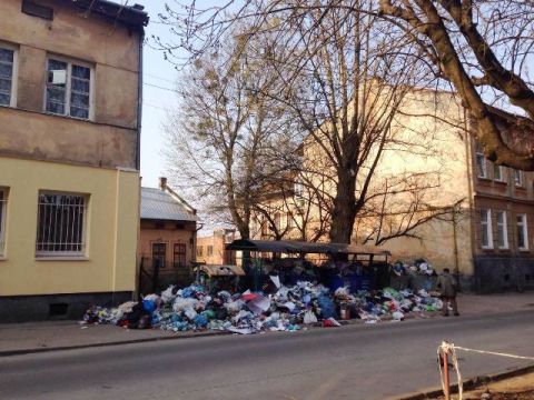У Львові підписали сміттєвий меморандум: які міста прийматимуть відходи наступні два роки