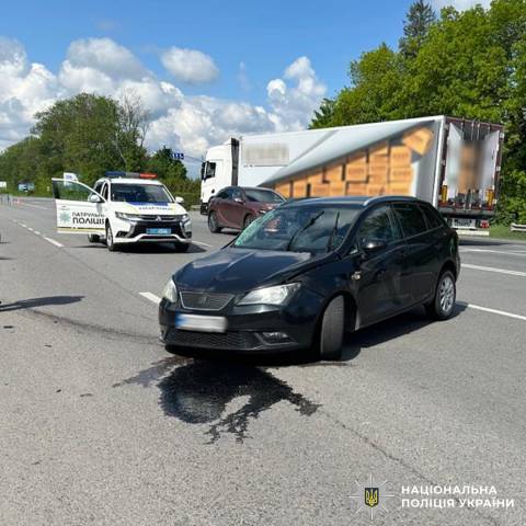 На трасі Київ – Чоп у ДТП постраждали двоє дорослих та двоє дітей