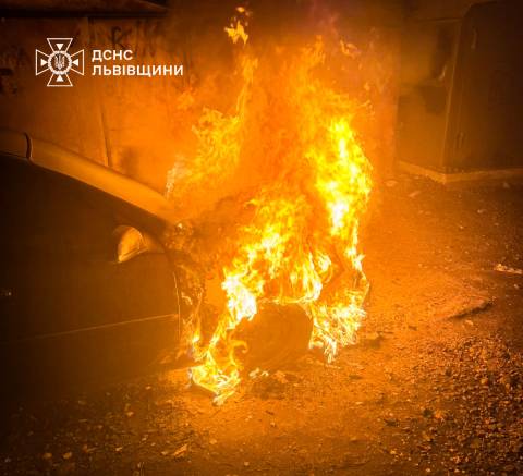 У Львові під час руху зайнявся Chevrolet Lacetti