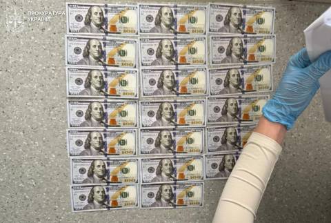 Психіатра лікарні на Золочівщині викрили на хабарі у дві тисячі доларів