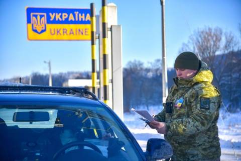 На кордоні з Польщею – черги з 20 авто