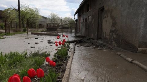 Священник і його дружина впали у провалля через витік газу у Розвадові