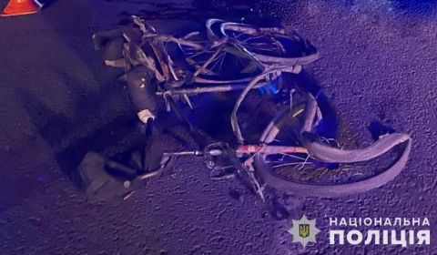 Біля Червонограду водій легковика на смерть збив велосипедиста
