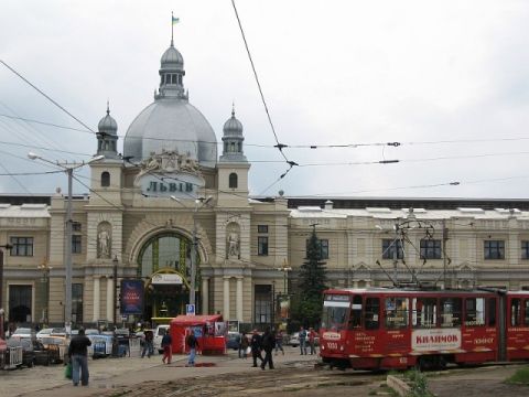 Через Львів курсуватимуть 3 додаткові поїзди