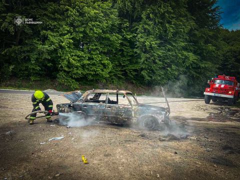За добу на Львівщині згоріли три автівки
