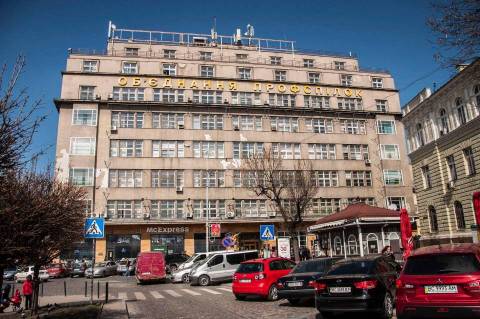 Суд скасував право власності облради на Будинок профспілок у Львові