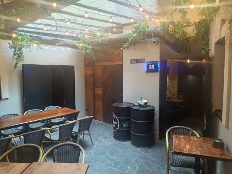 Підприємниця самовільно прибудувала будівлю до пам'ятки архітектури у центрі Львова