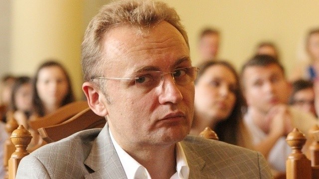 Садовий виділив 3 квартири посадовцям міськради за професіоналізм