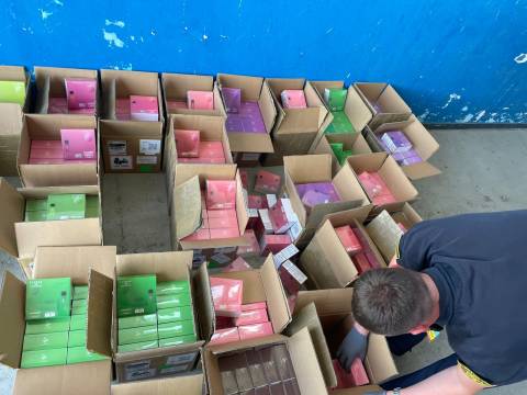 У Рава-Руській виявили контрабанду електронних сигарет та рідин для вейпів на майже три мільйони гривень