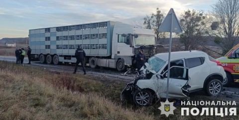 На трасі Тернопіль – Львів у ДТП з вантажівкою загинули водій та пасажирка легковика