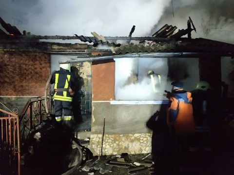 На Самбірщині через пожежу в житловому будинку загинули батько і син