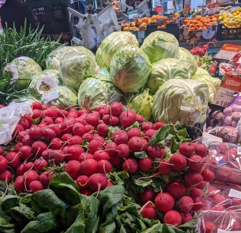 На Львівщині у квітні найбільше подорожчали фрукти, буряк та цибуля