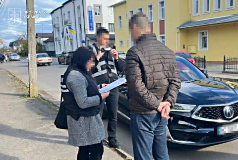 Посадовця Дрогобицької РДА викрили на махінаціях із землею у Східницькій громаді