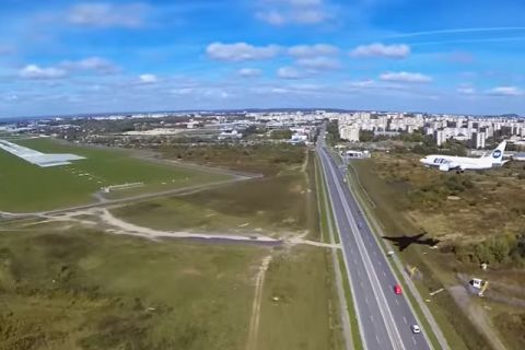 Виконком міськради забанив будівництво багатоповерхівки біля аеропорту "Львів"