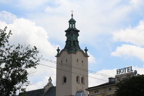 У Львові двома дозами вакцини щепили майже десять тисяч людей