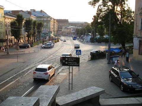 Будівництво кафе на площі Осмомисла у Львові – незаконне