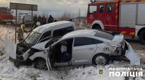 На трасі Львів-Луцьк в ДТП загинув водій та травмувалася 8-річна дівчинка