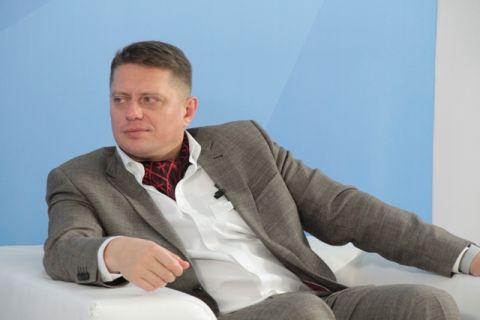 Фрешмен Матис інвестує своє флоу у колеса та грілзи