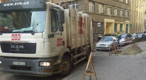 АВЕ Львів перевантажуватиме сміття на вулиці Північній до вересня