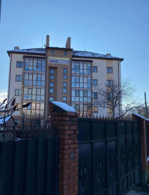 У Львові суд дозволив демонтувати поверх багатоповерхівки на Варшавській