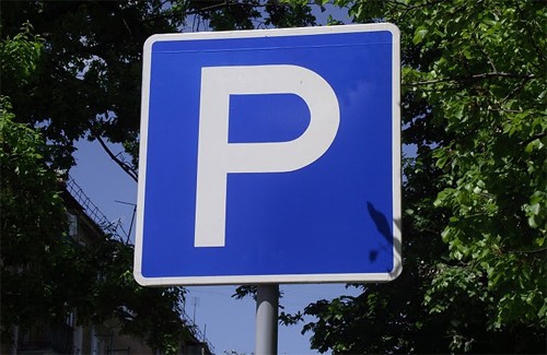 У Львові пішоходи можуть повідомляти в ДАІ про запарковані в недозволених місцях авто