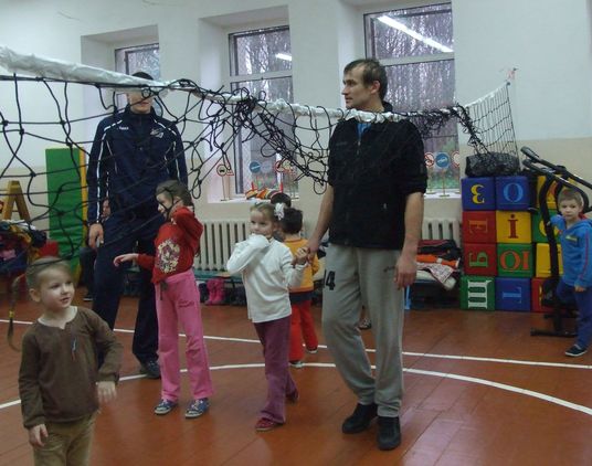 Львівські волейбольні «кажани» зіграли матч із дошкільнятами (ВІДЕО)