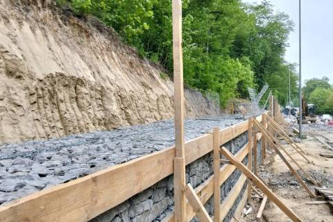 У Львові тривають роботи з влаштування підпірної стінки на Личаківській