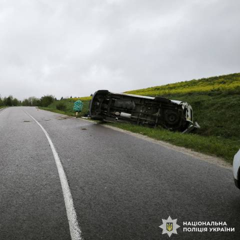 На Самбірщині у ДТП постраждали двоє пасажирок мікроавтобуса
