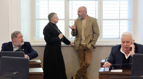 Депутат Колесник з дружиною торік купили дві автівки Tesla