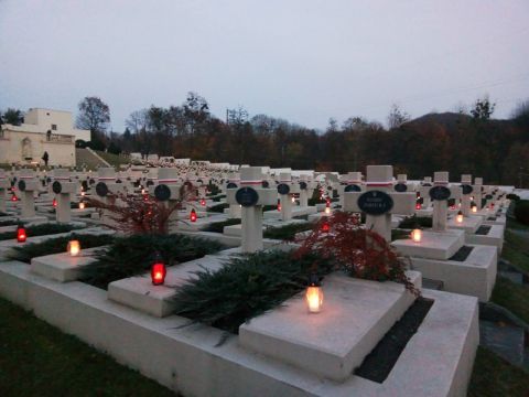 На Личаківському кладовищі затримали трьох поляків