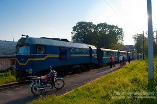 Мешканці села на Дрогобиччині щодня ризикують життям через відсутність залізничного переходу