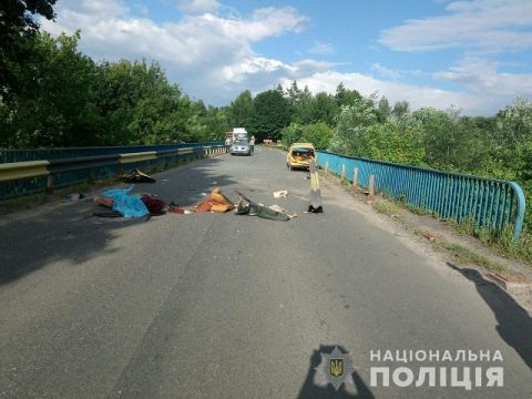У Дрогобичі автомобіліст врізався у відбійник: загинула людина