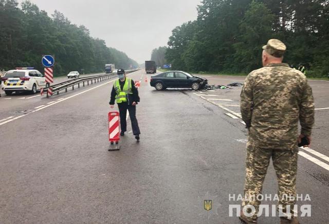 На трасі Київ-Чоп у Буському районі в ДТП загинули двоє пасажирів авто