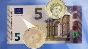 Нова банкнота у 5 євро з’явилася в обігу