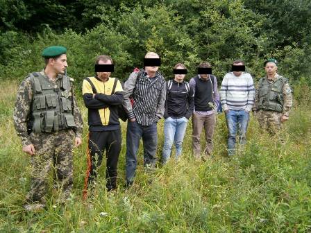На кордоні з Польщею затримали 5 нелегалів з Кавказу