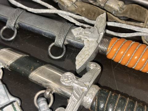 Львівські митники передали до музеїв конфісковану зброю та книги ХVІІІ й ХІХ століть