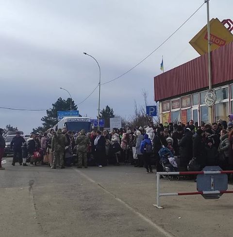 За шість днів Україну покинули більше 800 тисяч біженців