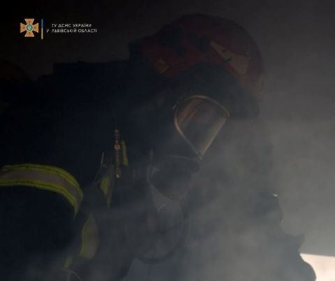 У Львові евакуювали 25 людей через пожежу у 5-поверхівці