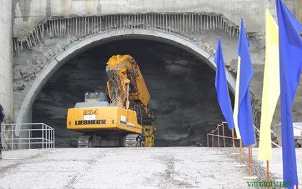Будівництво Бескидського тунелю йде без затримок