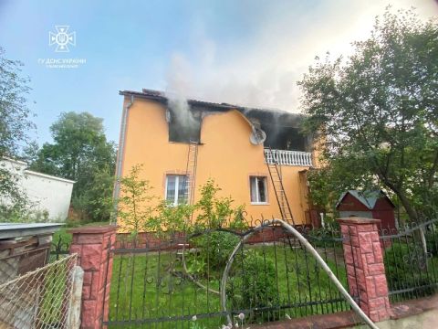 У Самборі в пожежі загинули жінка з дитиною