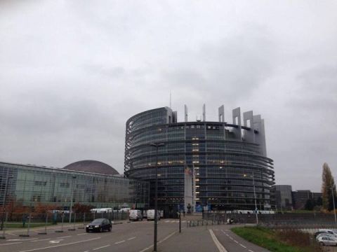 Європарламент закликає надати Україні статус кандидата на вступ в ЄС