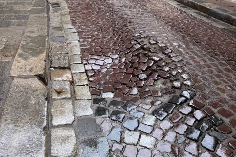 Вулицю Ференца Ліста до середини травня закриють для руху транспорту