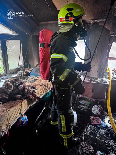 У Дрогобичі через пожежу в будинку постраждали двоє дітей