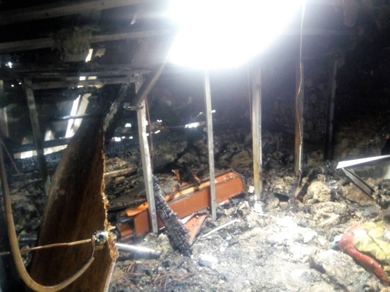 19 рятувальників гасили пожежу у Сокільниках