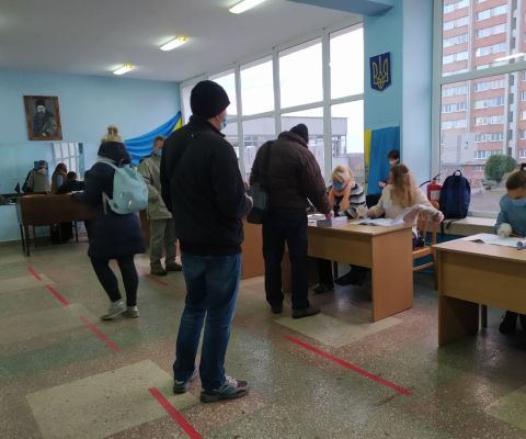 У Львові та Дрогобичі стартував другий тур виборів мера