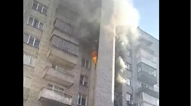 У Львові на Кульпарківській горить 9-поверховий житловий будинок