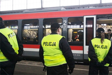 Польща частково закриє кордони на час Євро-2012