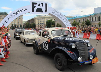 Учасники ралі "Пекін-Париж" прибули на територію України