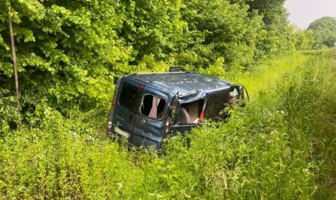 На трасі Львів – Самбір – Ужгород авто з'їхало у кювет: загинув водій