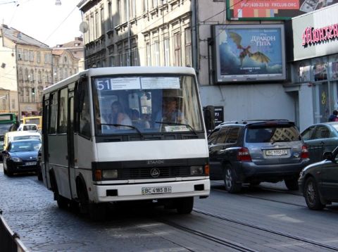 У Львові внесли зміни до переліку зупинок громадського транспорту
